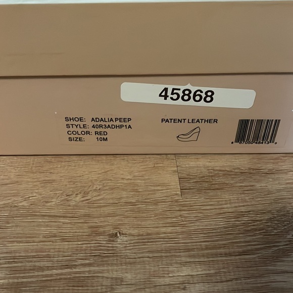 Super fun summer Michael Kors wedges - Picture 2 of 4